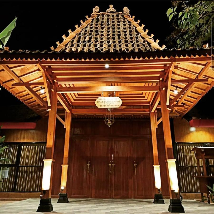 Kampung Lawasan Heritage Cottage Maguwo Buitenkant foto