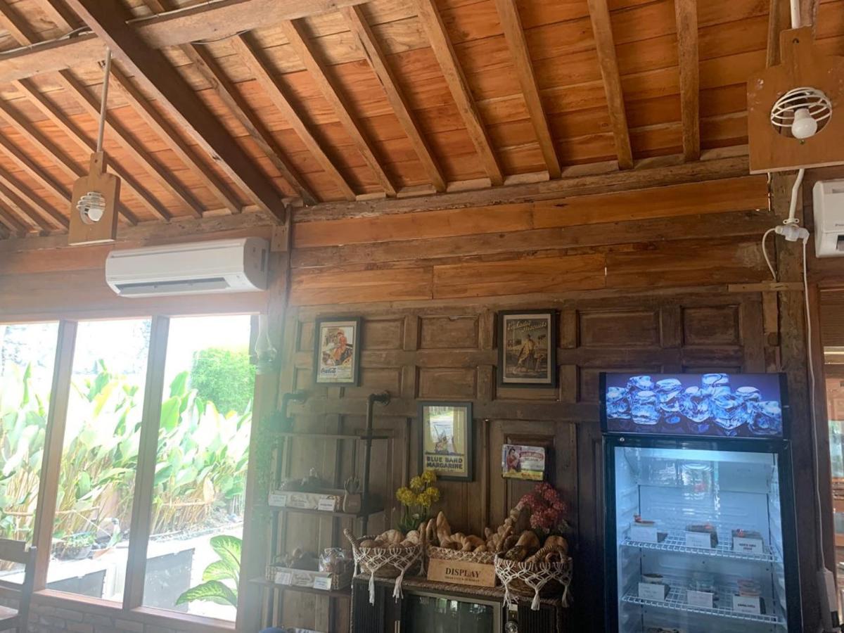 Kampung Lawasan Heritage Cottage Maguwo Buitenkant foto