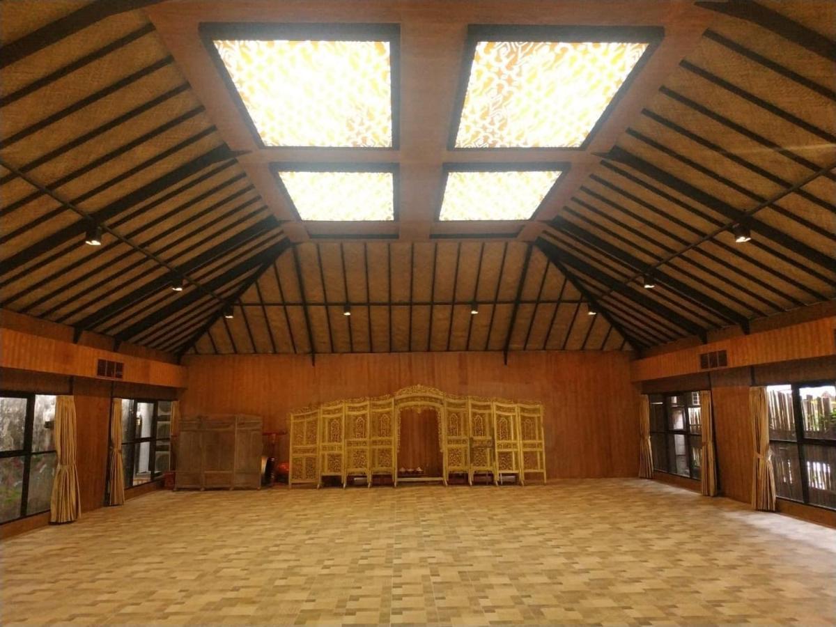 Kampung Lawasan Heritage Cottage Maguwo Buitenkant foto