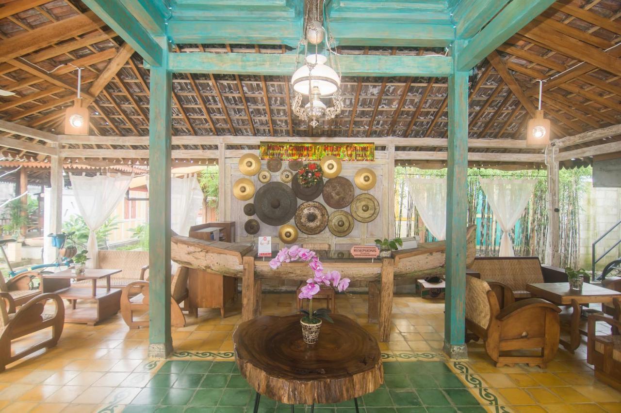 Kampung Lawasan Heritage Cottage Maguwo Buitenkant foto